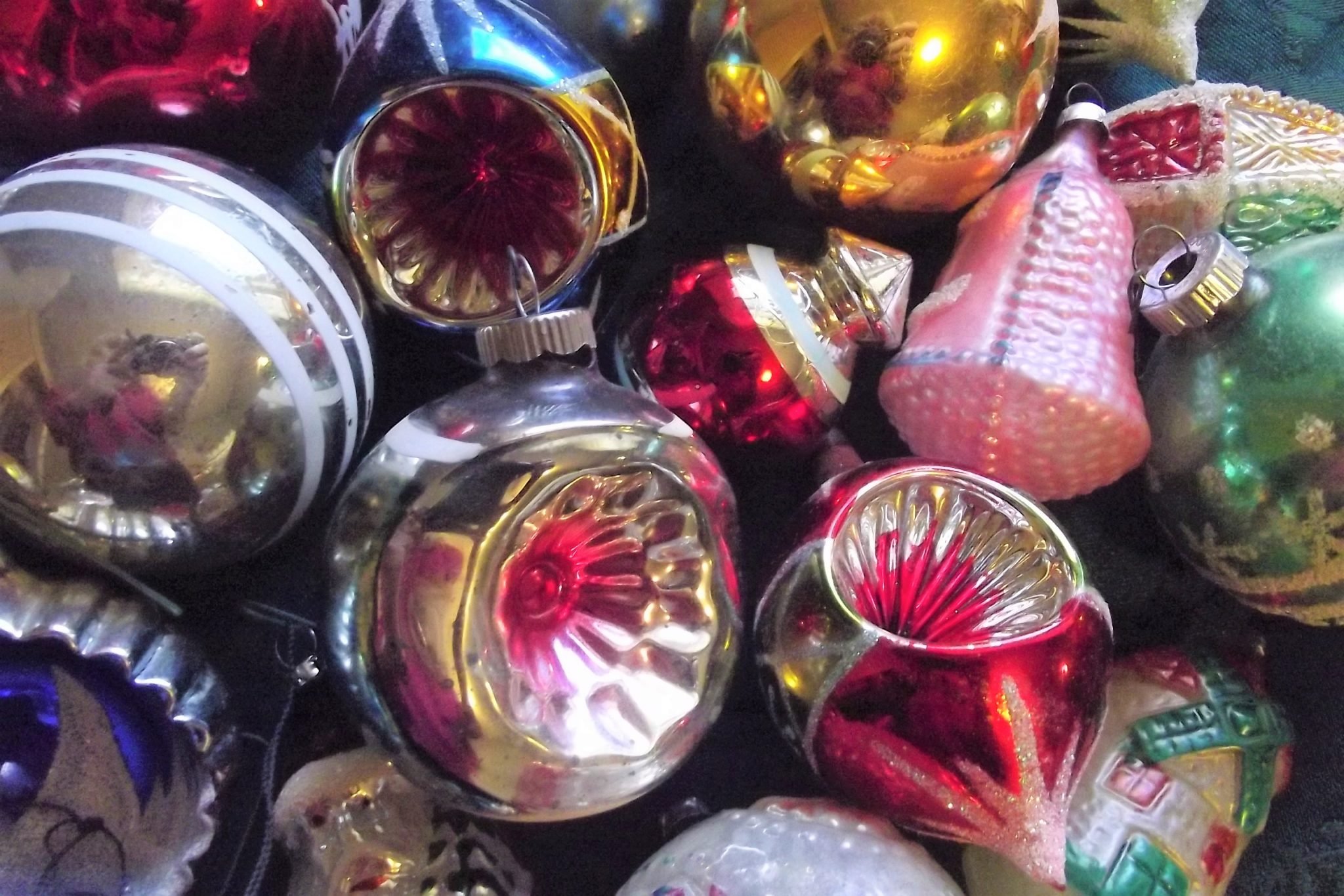 Shiny Brite Ornaments Valuable Nostalgic Christmas Baubles