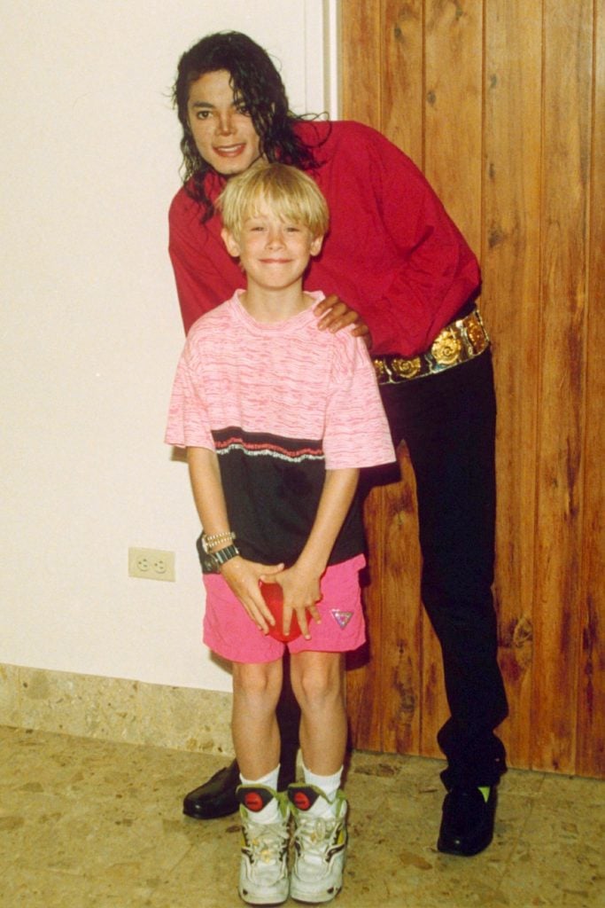 Macaulay Culkin at age 10 with friend Michael Jackson