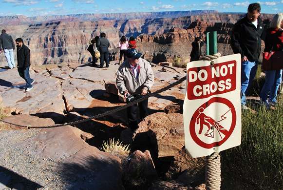 grand canyon warning sign