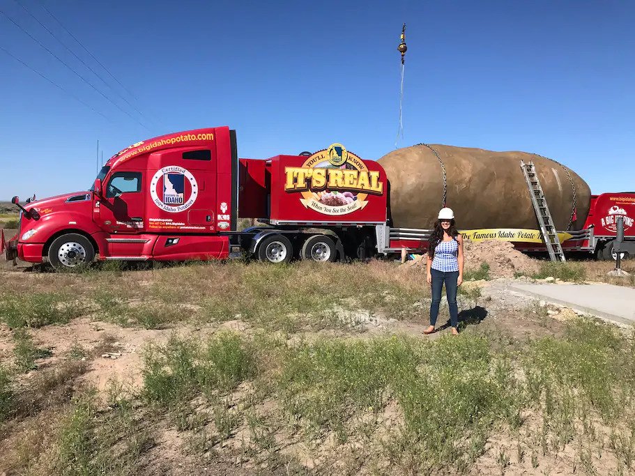 giant potato on truck 