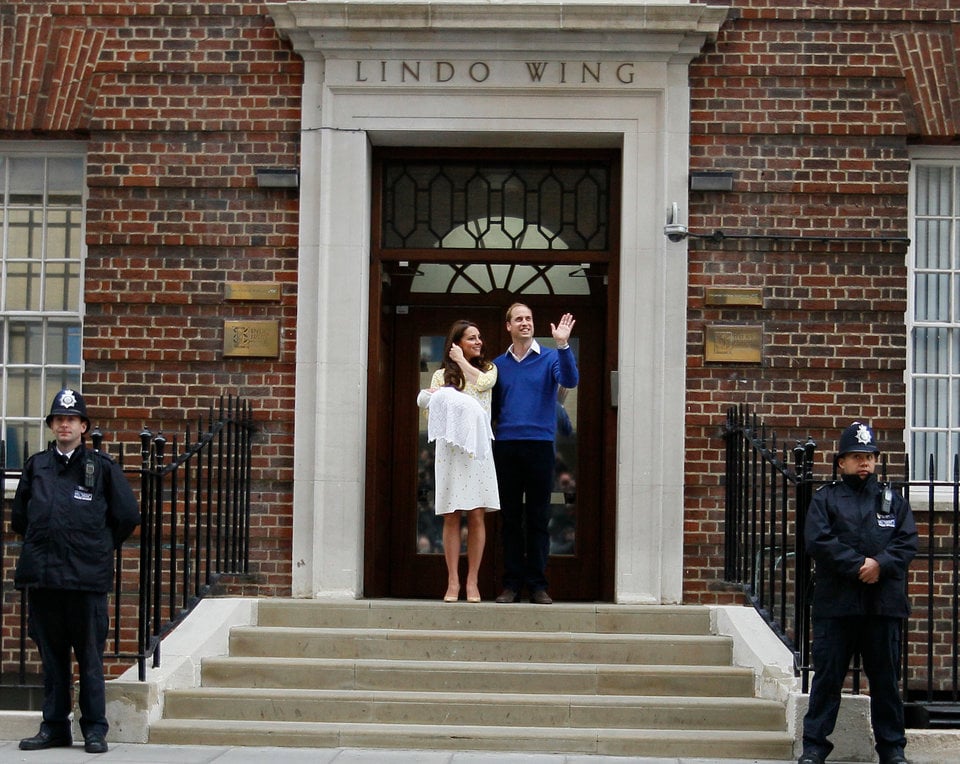 kate middleton lindo wing photo op