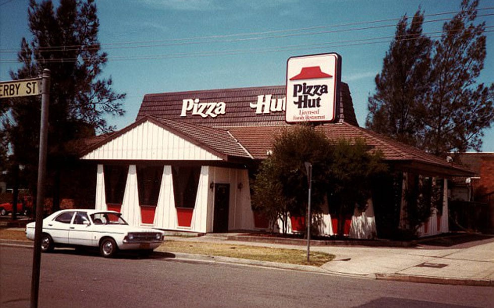 Pizza Hut in the 1970s with original logo