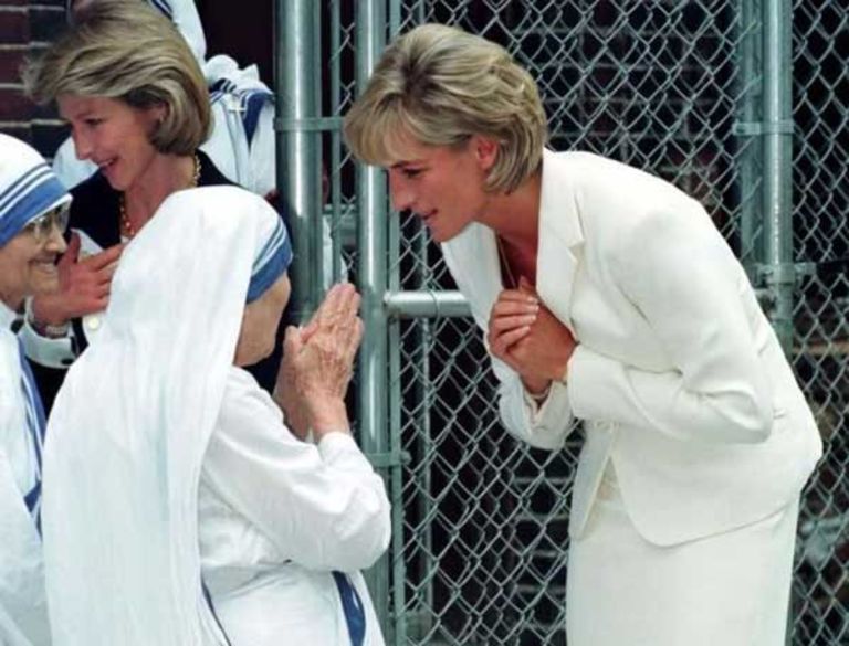 Princess Diana and Mother Theresa talking