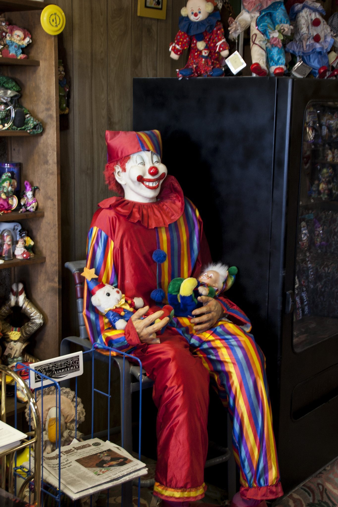 The lobby of the Clown Motel