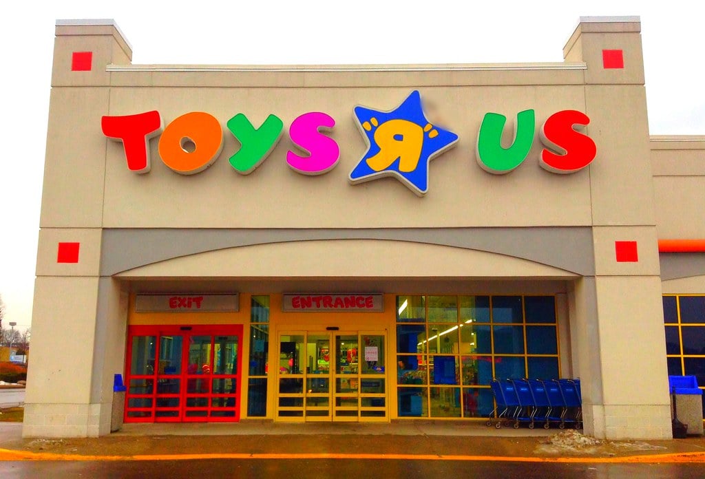 toys r us outside 