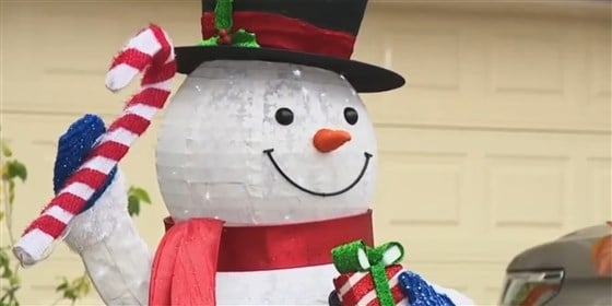 family told to take down christmas decorations because its too early