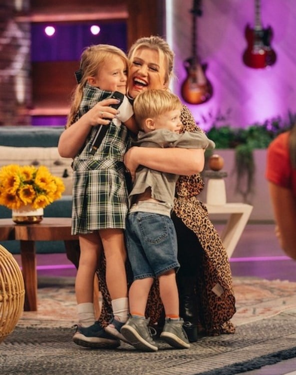 kelly clarkson and her kids river rose and remy