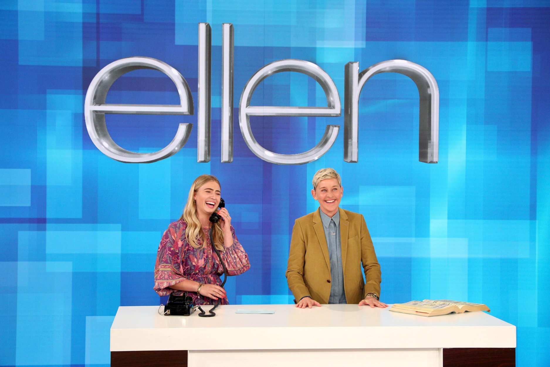teen tries to use a rotary phone on ellen 
