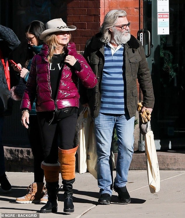 Goldie Hawn Bundles Up While Out And About Doing Christmas Shopping With Kurt Russell