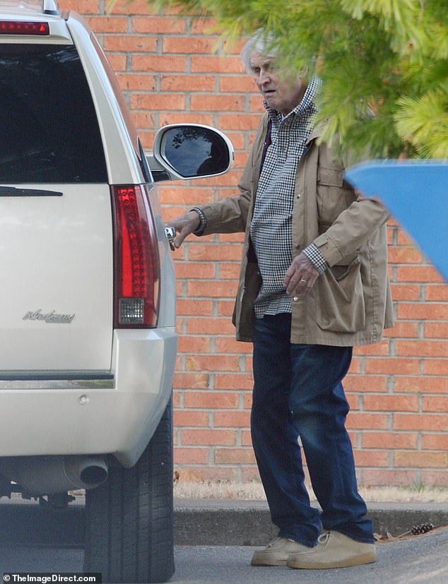 Dolly Parton's Husband, Carl Dean, Seen In Public For First Time In 40 Yrs