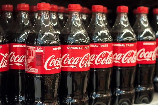 coca-cola still using plastic bottles