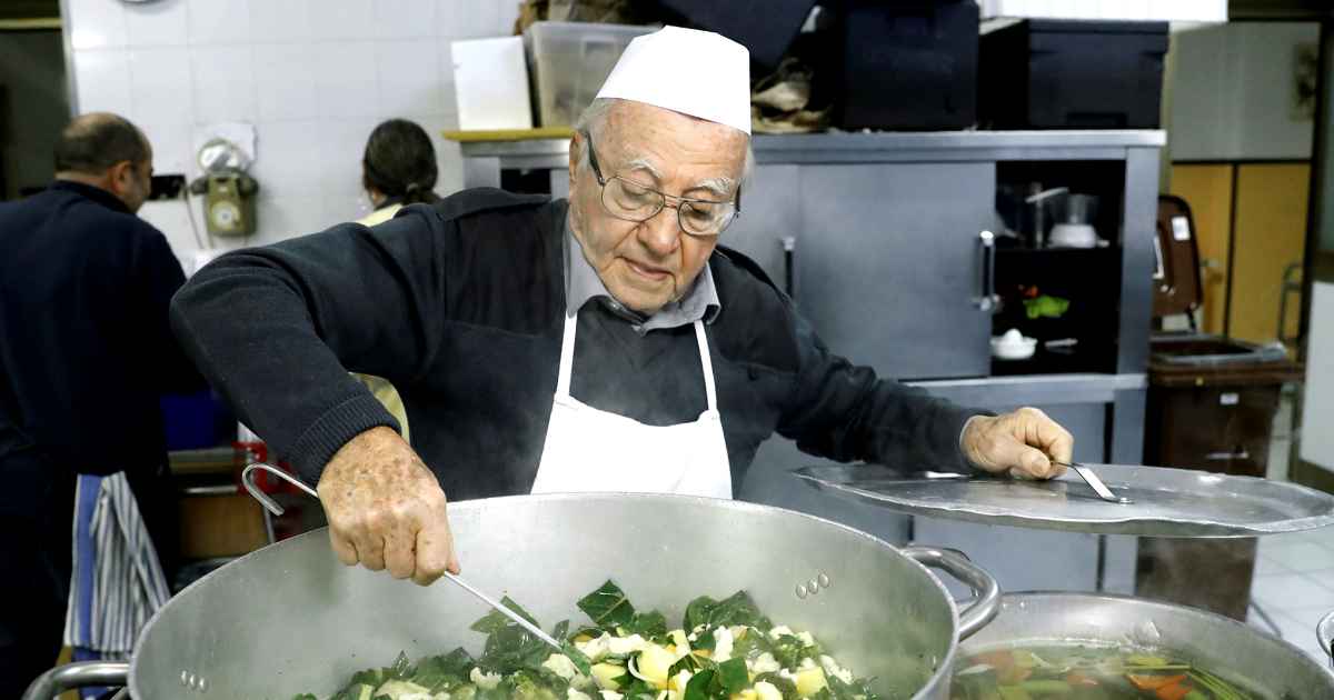 Dino Impagliazzo is the chef of the poor cooking meals for the homeless at 90 years old