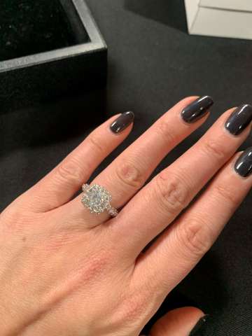 Jeweler Gives Away $10K Diamond Ring To Help Veteran's Valentine's Day Proposal