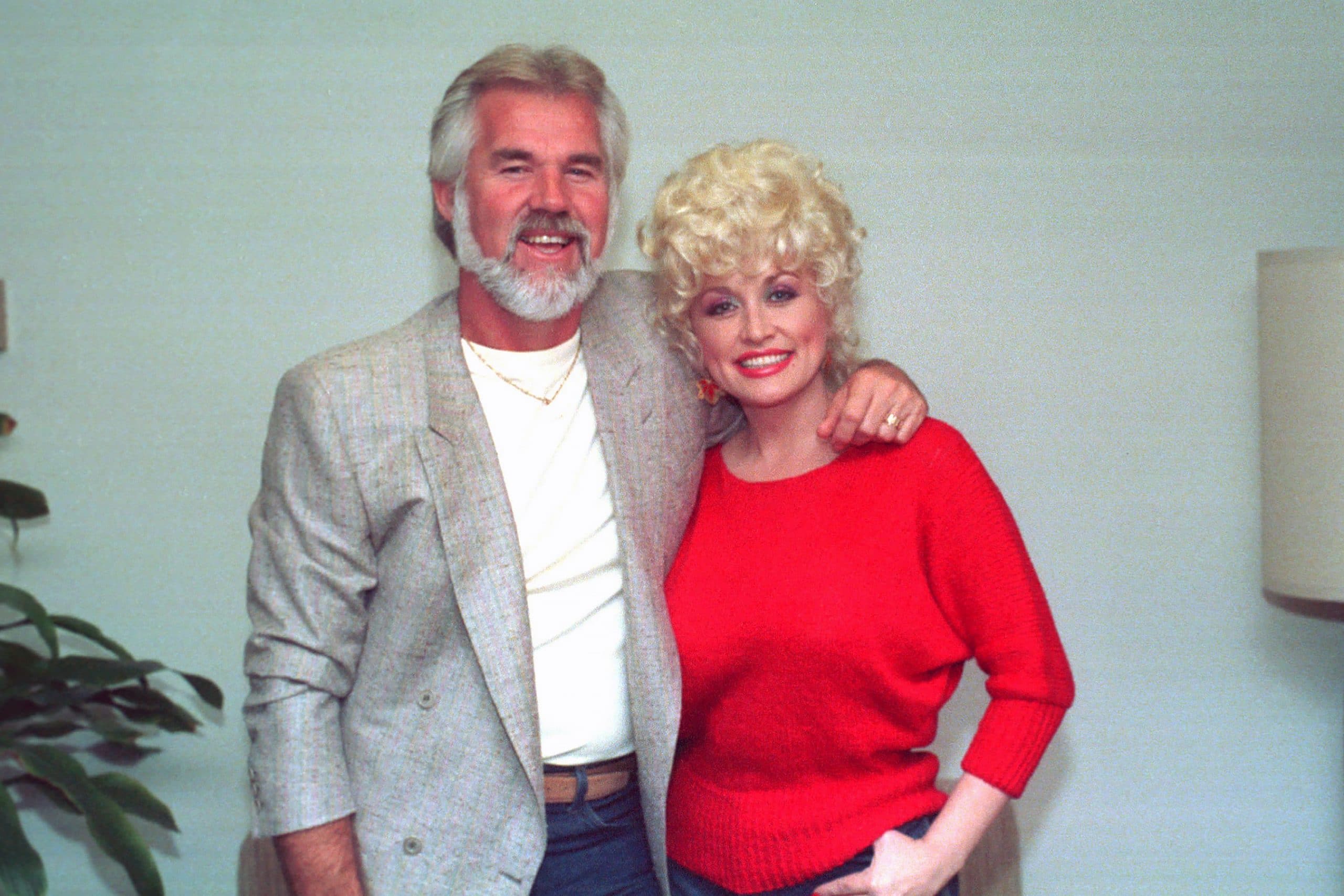 dolly parton reacts kenny rogers death