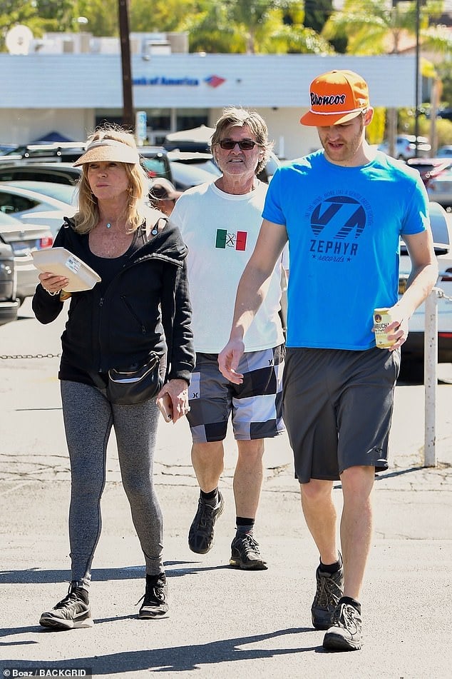Goldie Hawn And Kurt Russell Dress Down For A Casual Lunch With Son Wyatt