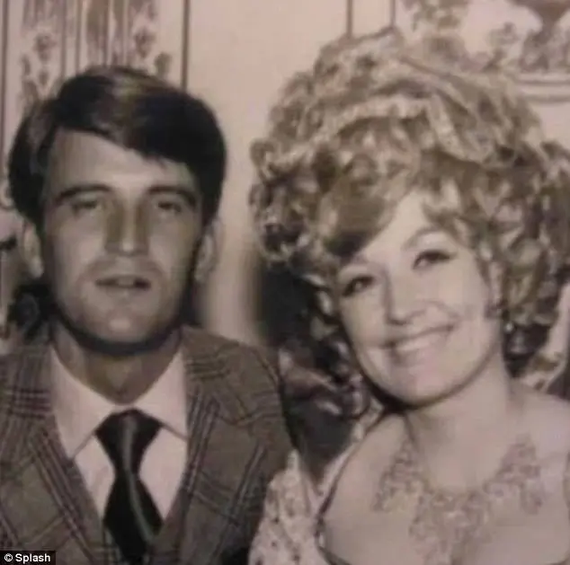 young dolly parton and carl dean 