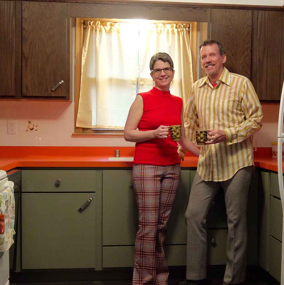 duane and wendy in their new brady bunch themed kitchen