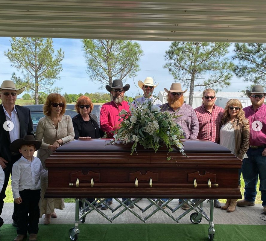 reba mcentire mother funeral 