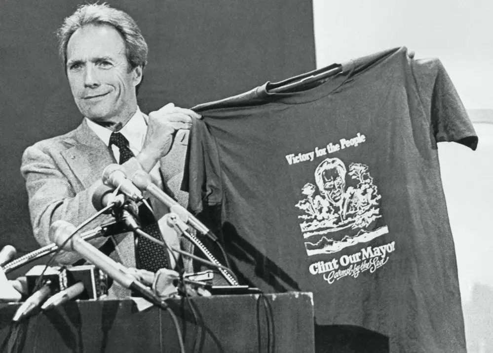 clint eastwood becomes mayor of carmel CA in 1986