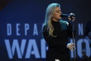 Kelly Clarkson's biggest song comes from her feelings of abandonment