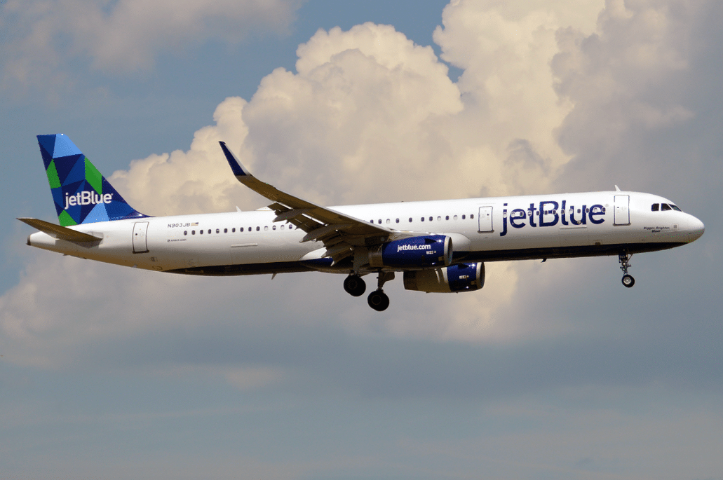 Mother Traveling With Six Kids Removed From JetBlue Flight After 2-Year-Old Wouldn't Wear Mask