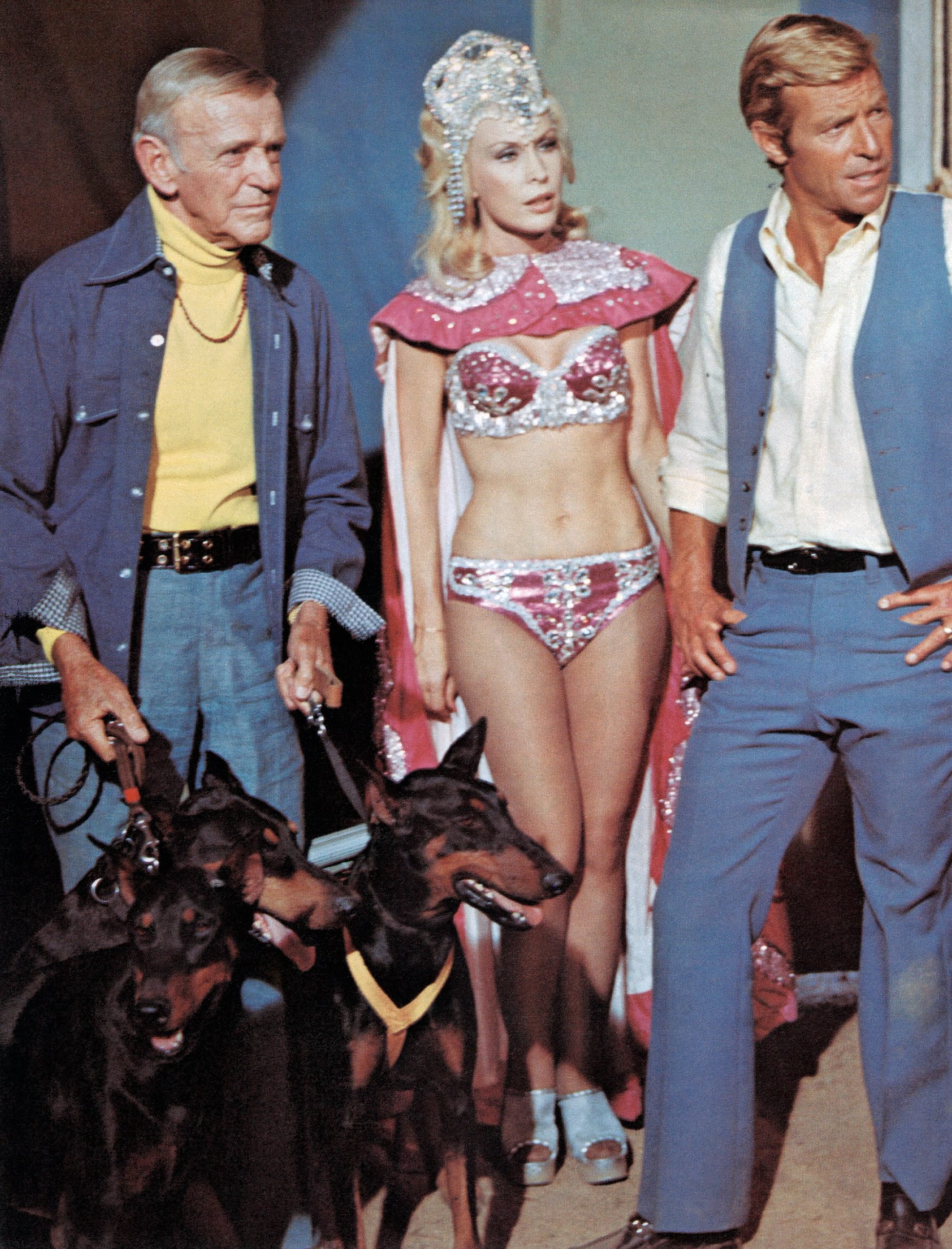 fred-astaire-barbara-eden-james-franciscus-the-amazing-dobermans