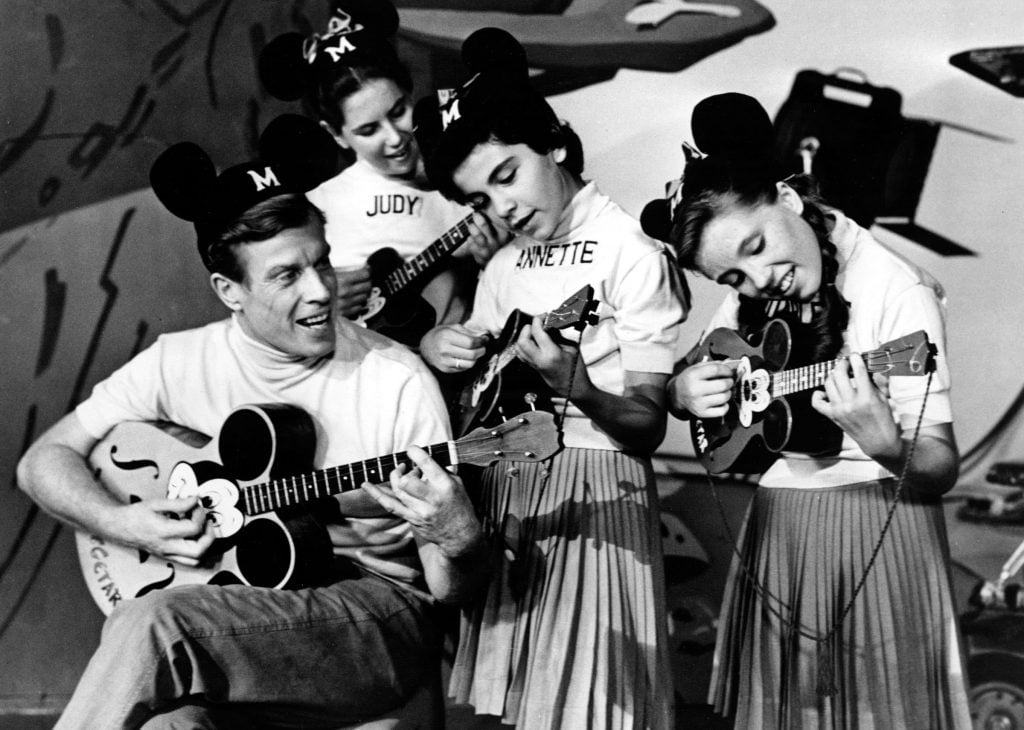 annette-funicello-and-cast-of-mickey-mouse-club