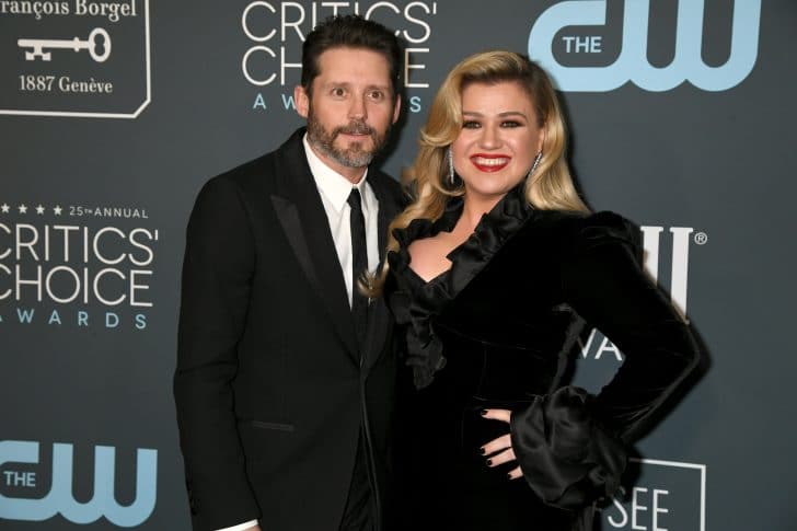 kelly clarkson says her life has been a dumpster since divorce