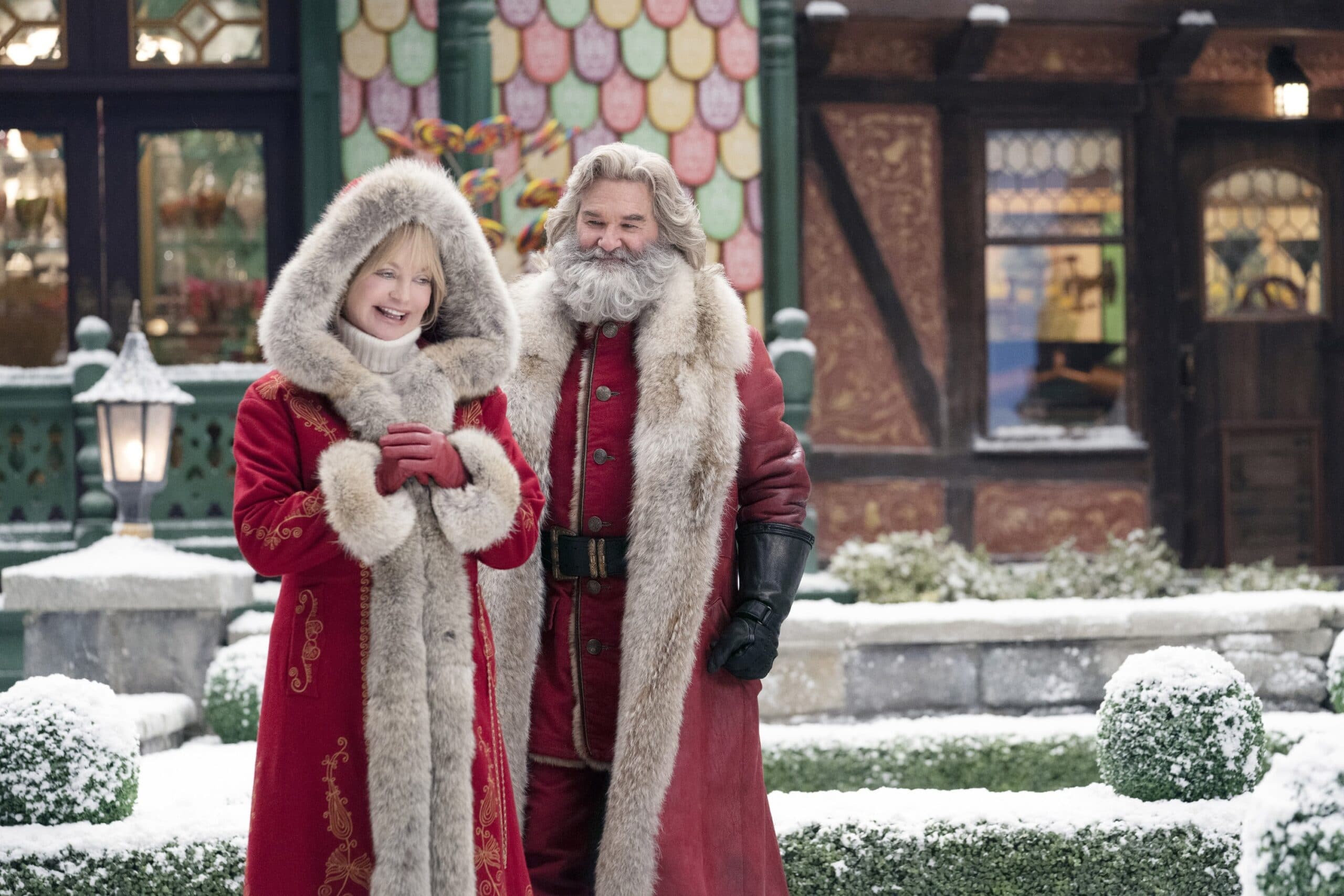 Goldie Hawn as Mrs. Claus, Kurt Russell as Santa Claus