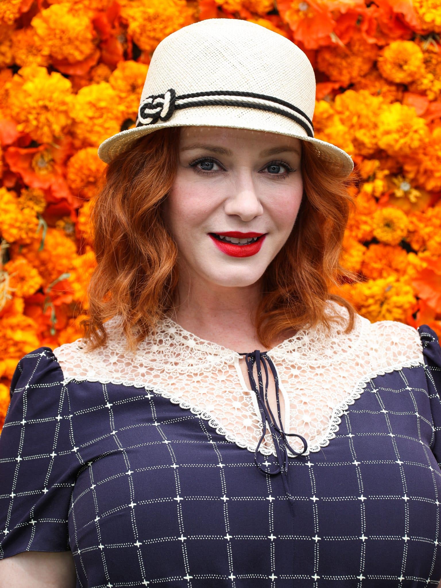 Christina Hendricks Shows Off Her Curves In Vintage Dress Photo