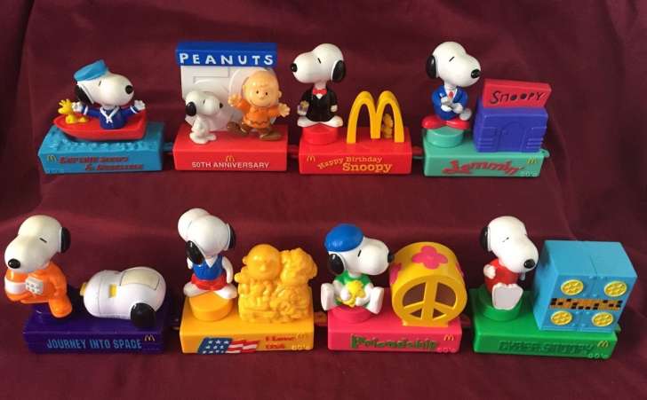 snoopy happy meal toys