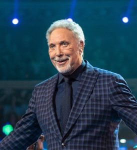 821px-Sir_Tom_Jones_at_The_Queen's_Birthday_Party_(cropped)