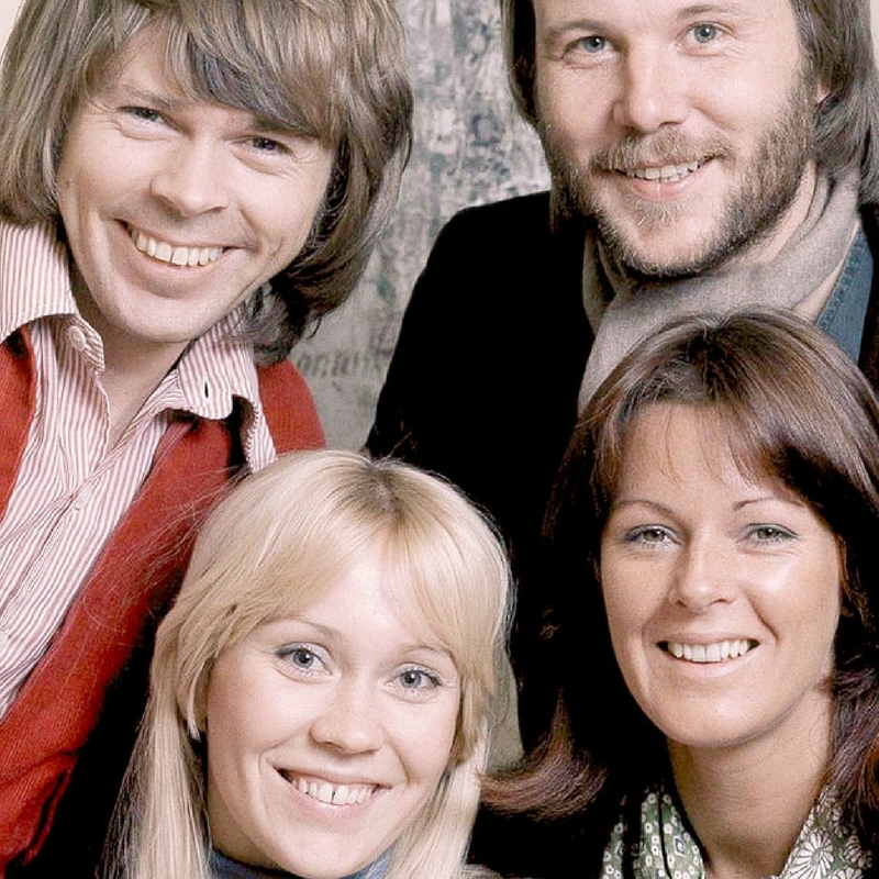 Аба группа. Группа ABBA. Абба бенни Андерссон Бьорн Ульвеус. Абба 1985. Абба сейчас.