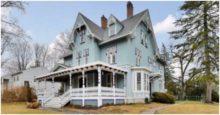 Explore This Incredibly Ornate 125-Year-Old Victorian House