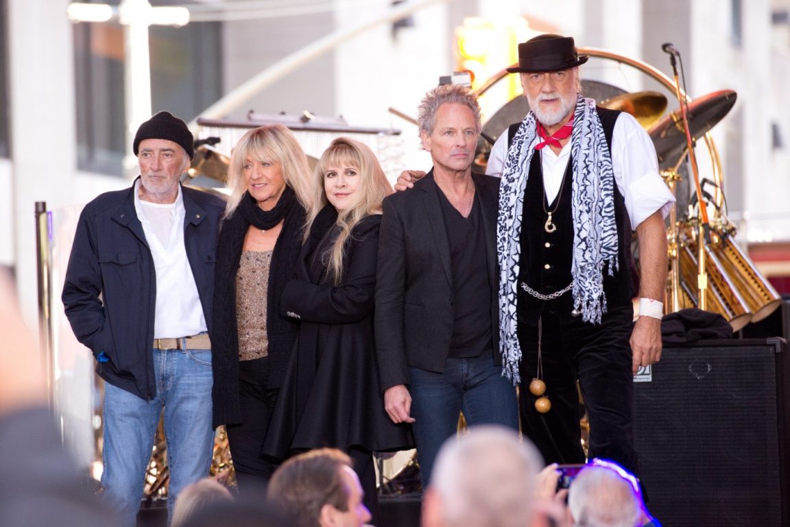 fleetwood mac is reuniting for a farewell world tour in 2018