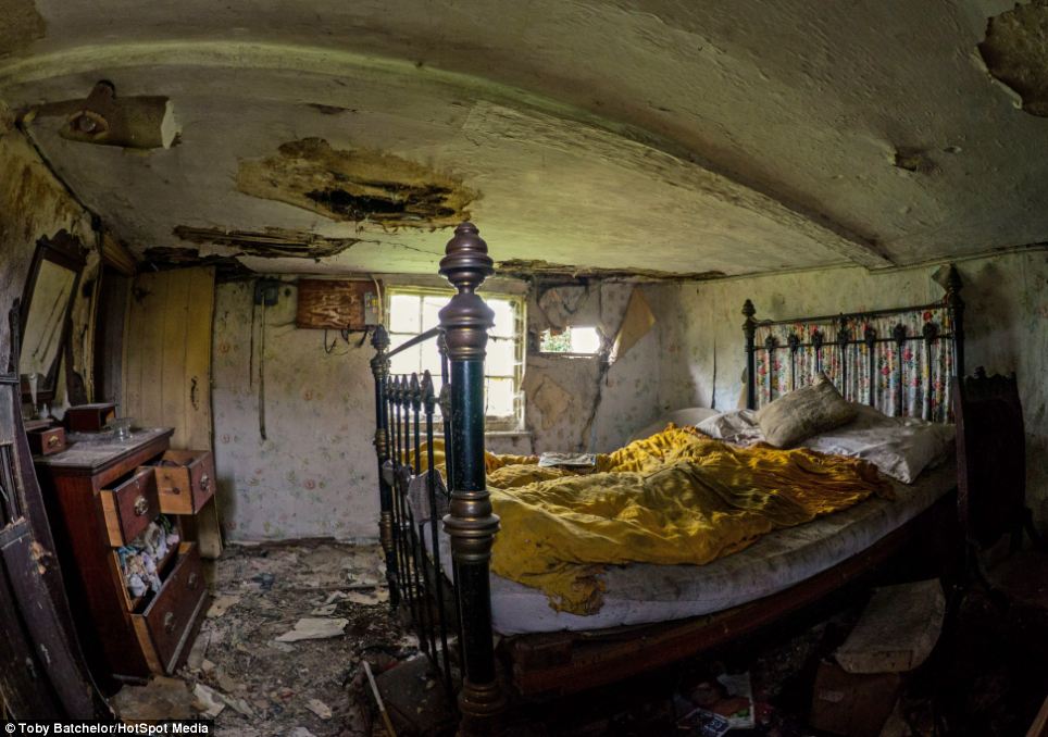 The Untouched Crooked Cottage Discovered 9 Years After