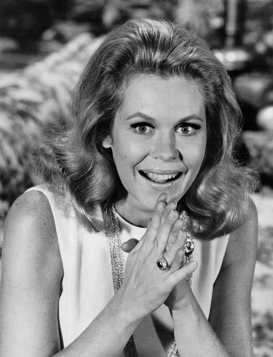 25 Nose-Twitchin' Things You Might Not Know About Elizabeth Montgomery ...