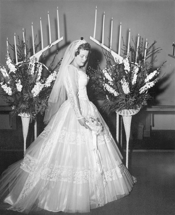 Woman Gets Married In Wedding Gown And Puts It Back On 60 Years Later ...