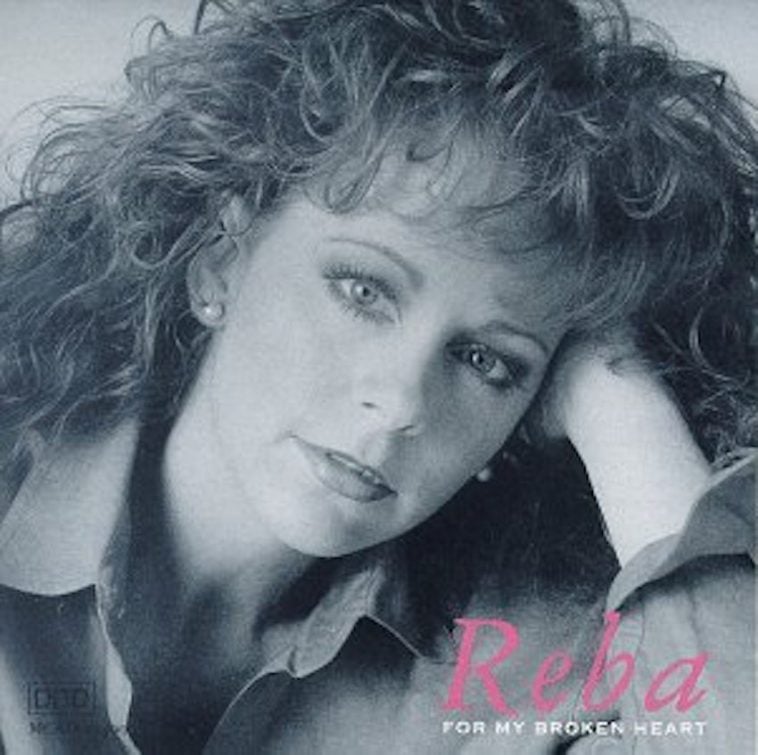 Reba McEntire Posts Heartbreaking Tribute To Bandmates Who Died In ...