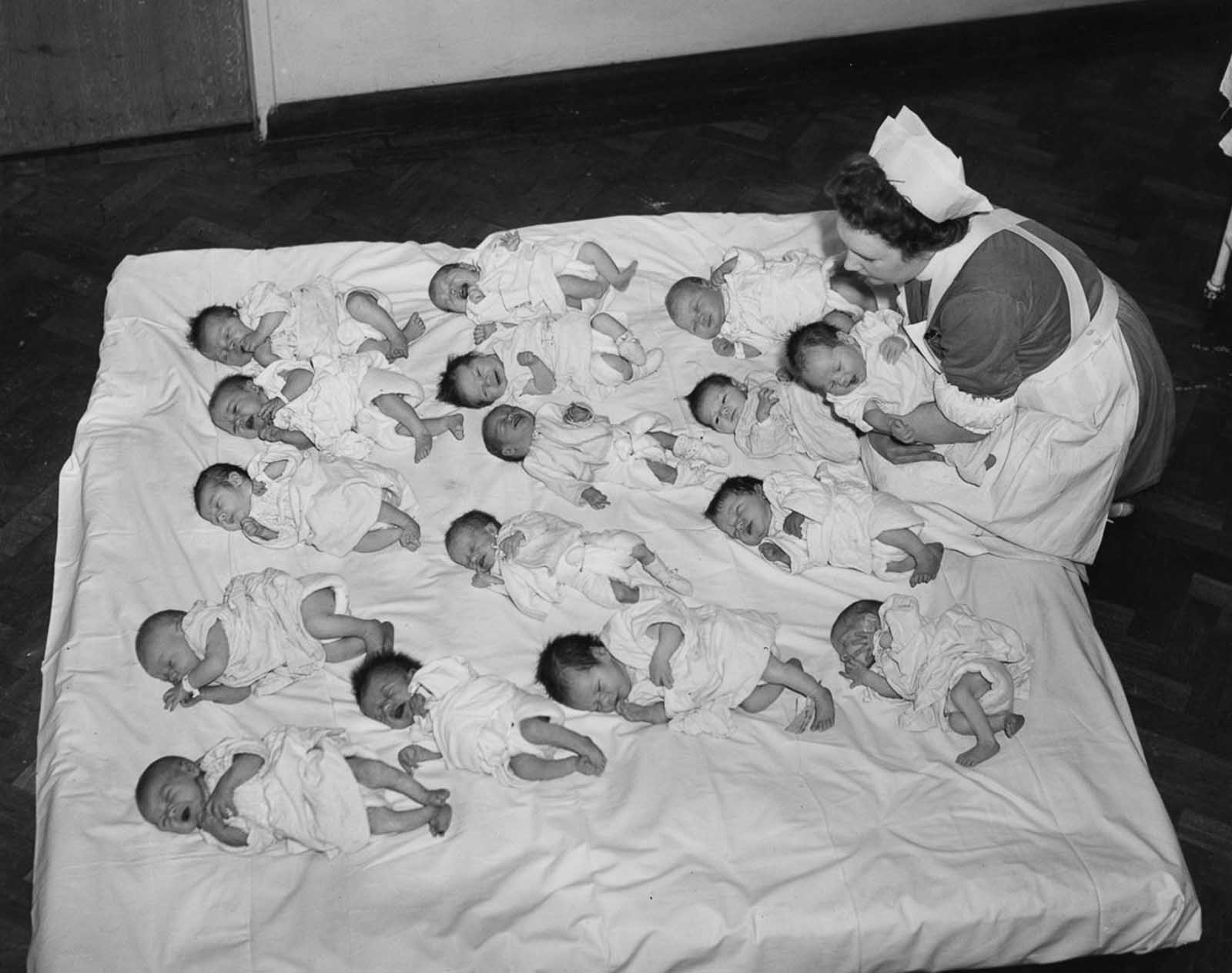 These Historical Photos Communicate How Huge The Baby Boom Was ...