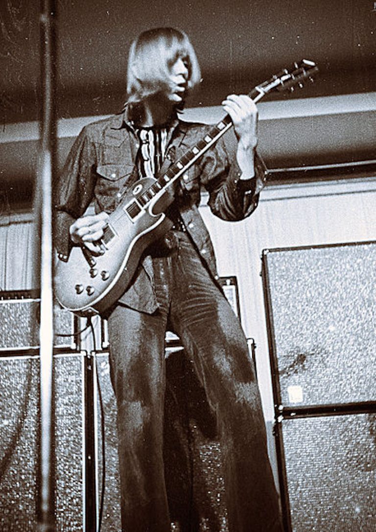 Former Fleetwood Mac Guitarist Danny Kirwan Has Passed Away At Age 68