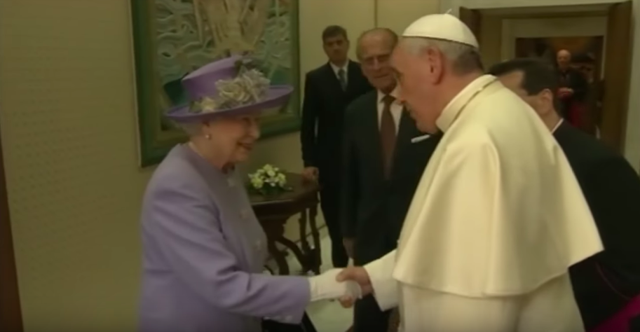 queen elizabeth pope francis
