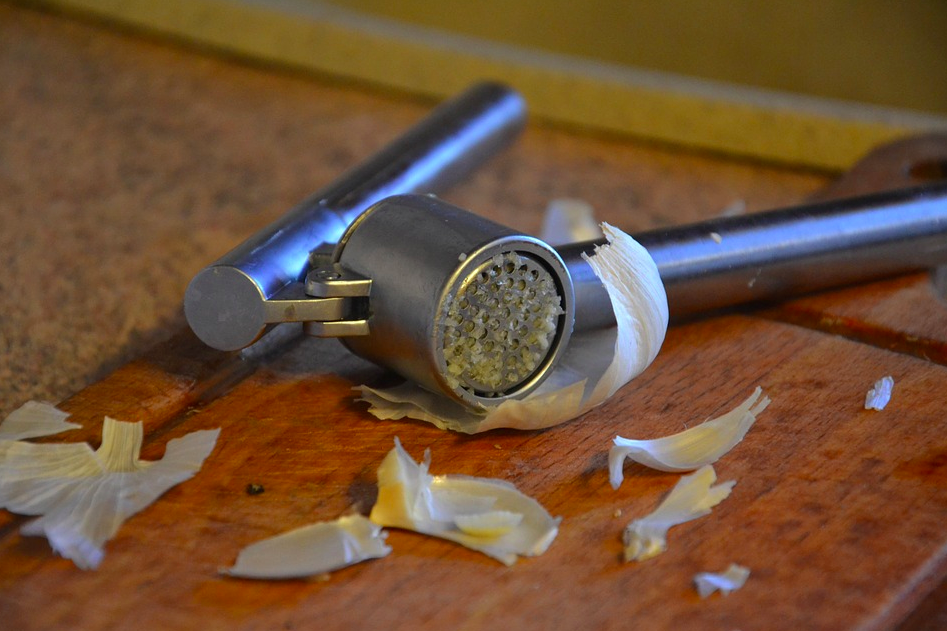 garlic press