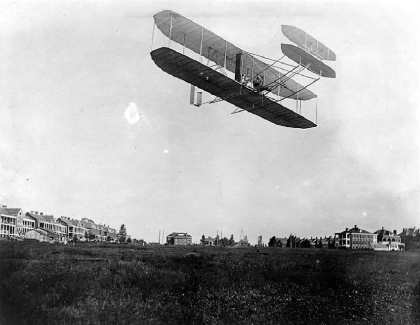 first flight tourism