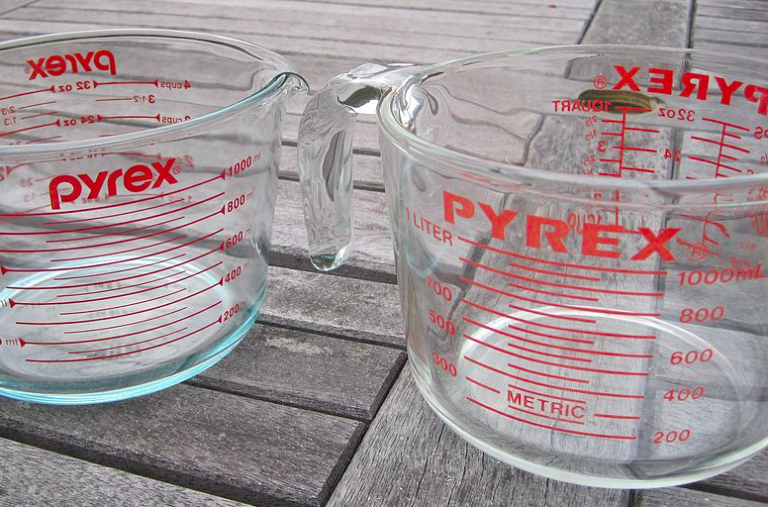 This Is How You Should Be Cleaning Your Pyrex