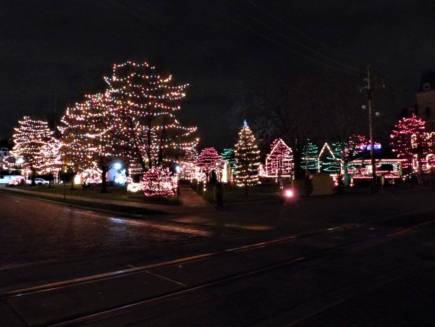 bedford small town christmas lights