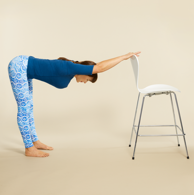 This 10Second Back Stretch Will Relieve Any Upper Back Pain