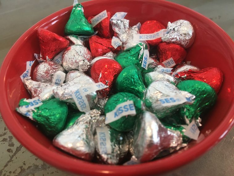 People Are Actually Angry About Broken Hershey's Kisses During The ...