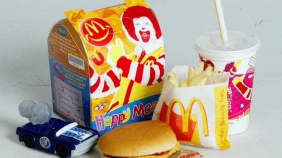 McDonald s Removing Unhealthy Cheeseburgers From Happy Meal Menu