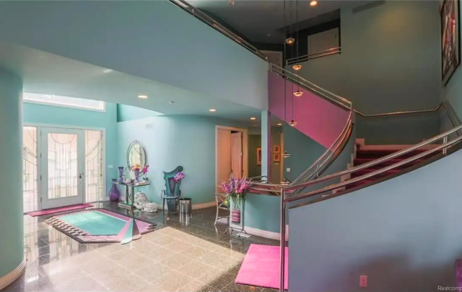 This Colorful House From The 90s Is Completely Untouched Inside   90s Home Entry Way 